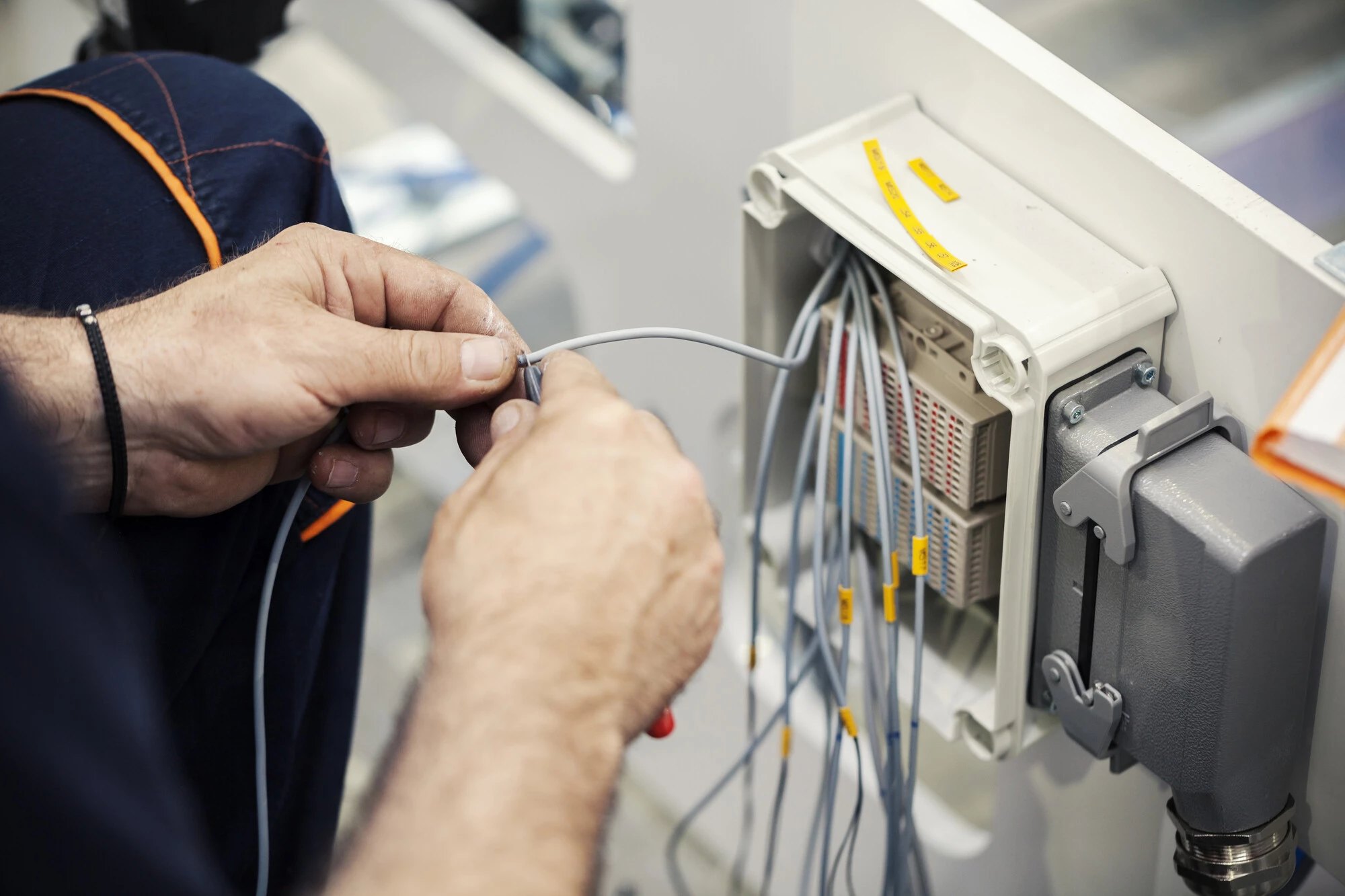 Quadri elettrici e cablaggi a Crema